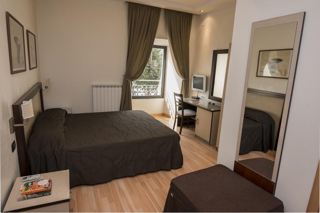My Rooms Rome Room photo